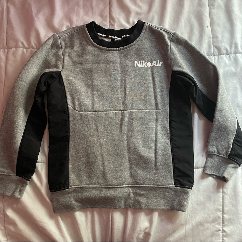 Nike Boys Medium Size 6 Sweatshirt Gray and Black